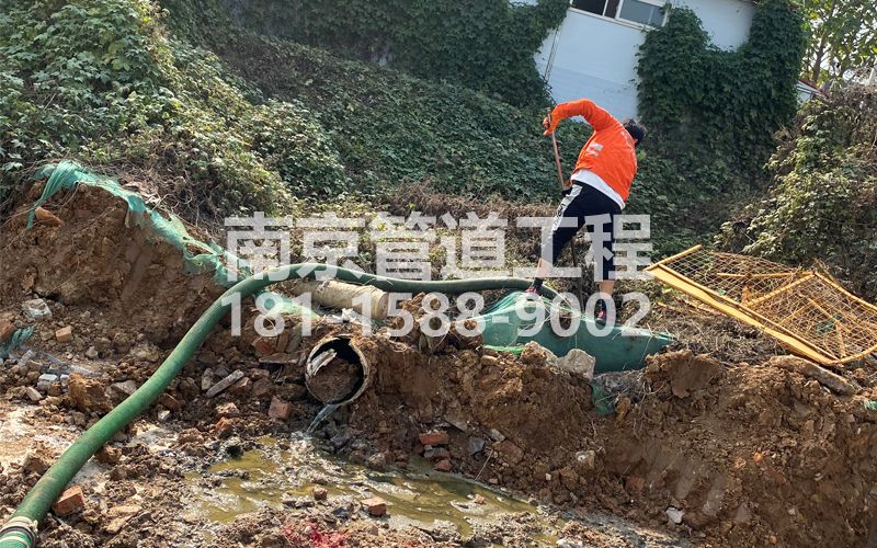 263西湖工地化粪池清理