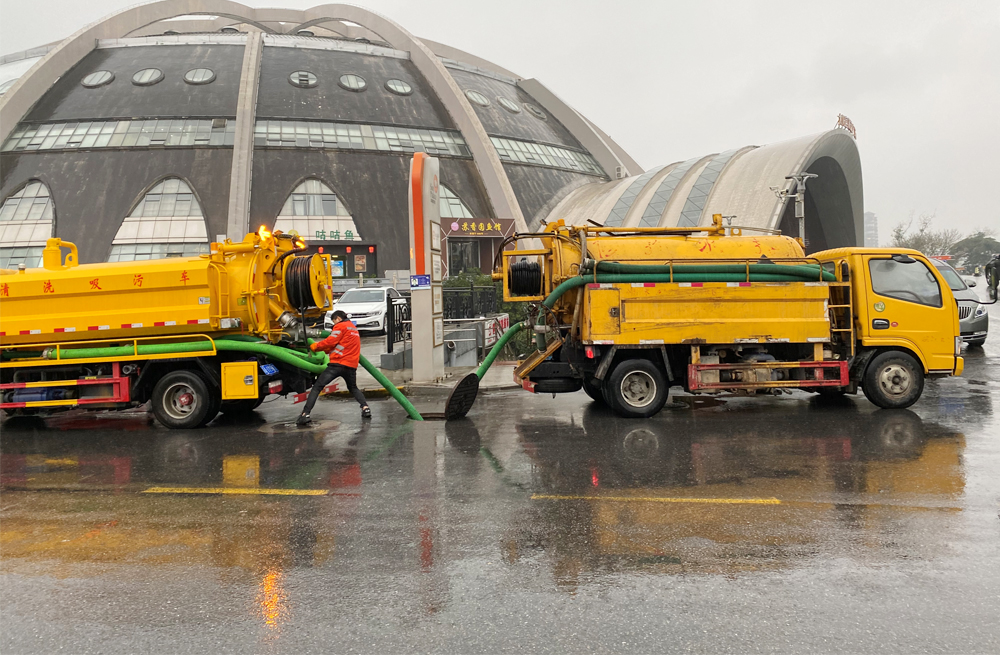 271西湖商场管道清淤